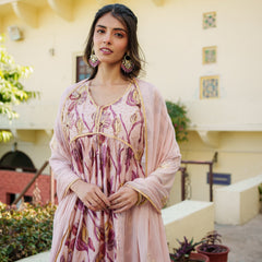 Women Nude Pink Muslin Kurta With Embroidery Solid Bottom & Dupatta Set (Set of 5 Pc)
