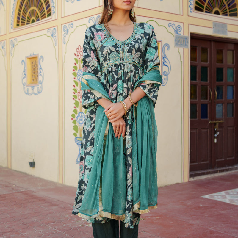 Women Muslin Kurta With Bead Work Embroidery Solid Bottom & Dupatta Set (Set of 5 Pc)