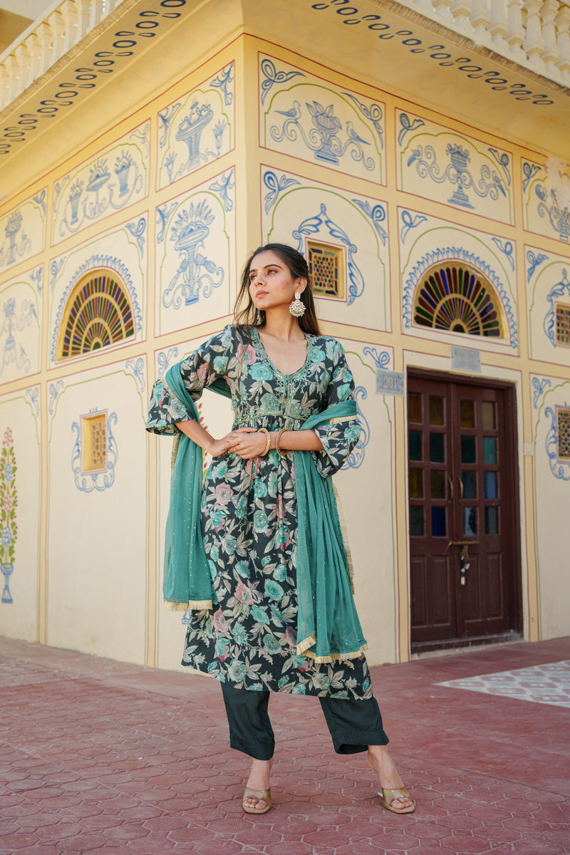 Women Muslin Kurta With Bead Work Embroidery Solid Bottom & Dupatta Set (Set of 5 Pc)