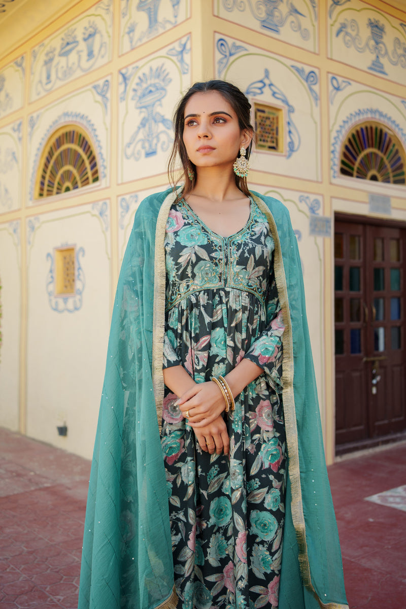 Women Muslin Kurta With Bead Work Embroidery Solid Bottom & Dupatta Set (Set of 5 Pc)
