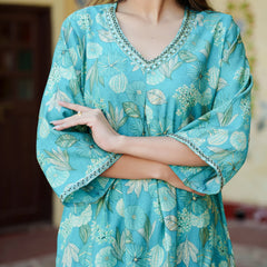 Women Muslin Pleated Kurta With Bead Work Neckline & Solid Bottom Set (Set of 5 Pc)