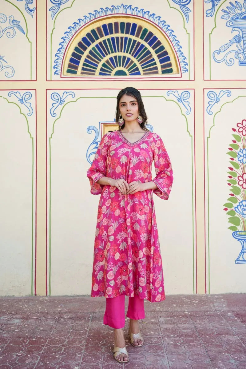 Women Muslin Pleated Kurta With Bead Work Neckline & Solid Bottom Set (Set of 5 Pc)