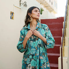 Women Teal Blue Muslin Tucks kurta with sequence Shirt Collar & Solid Bottom (Set of 5 Pc)