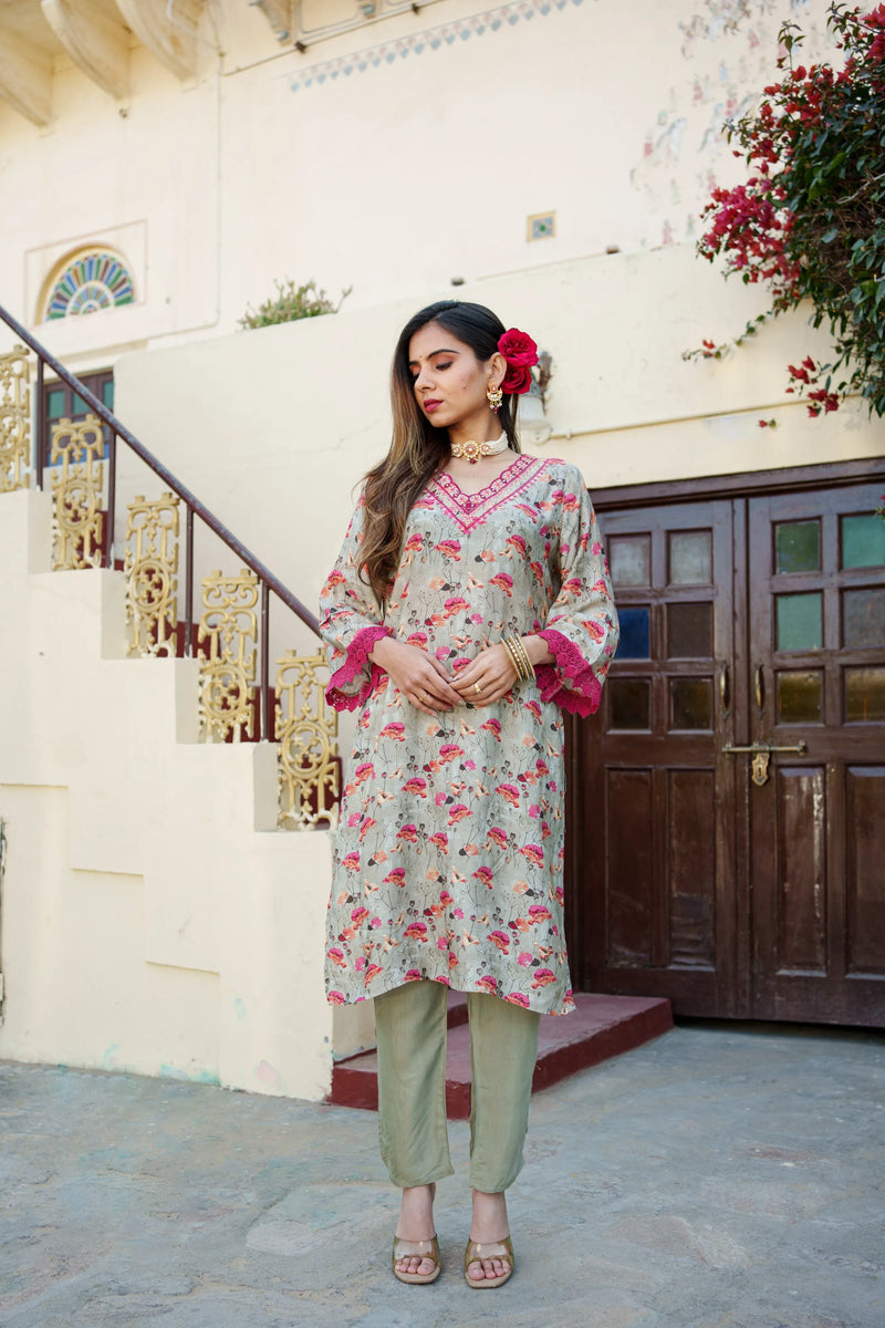 Women Kurta With Embroidered Neckline & Bottom Set (Set of 5 Pc)