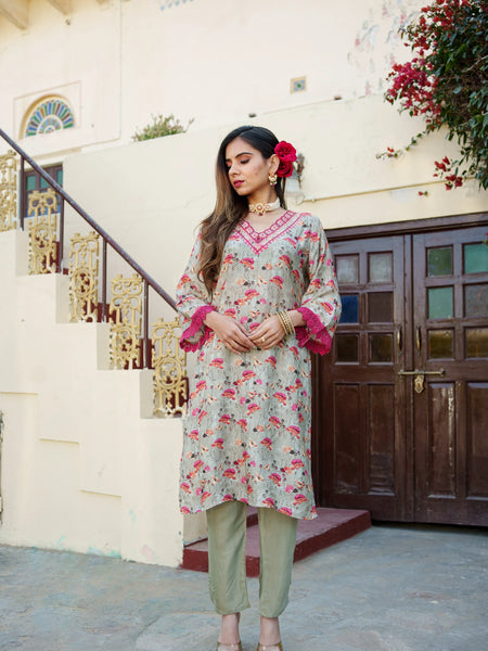 Women Kurta With Embroidered Neckline & Bottom Set (Set of 5 Pc)
