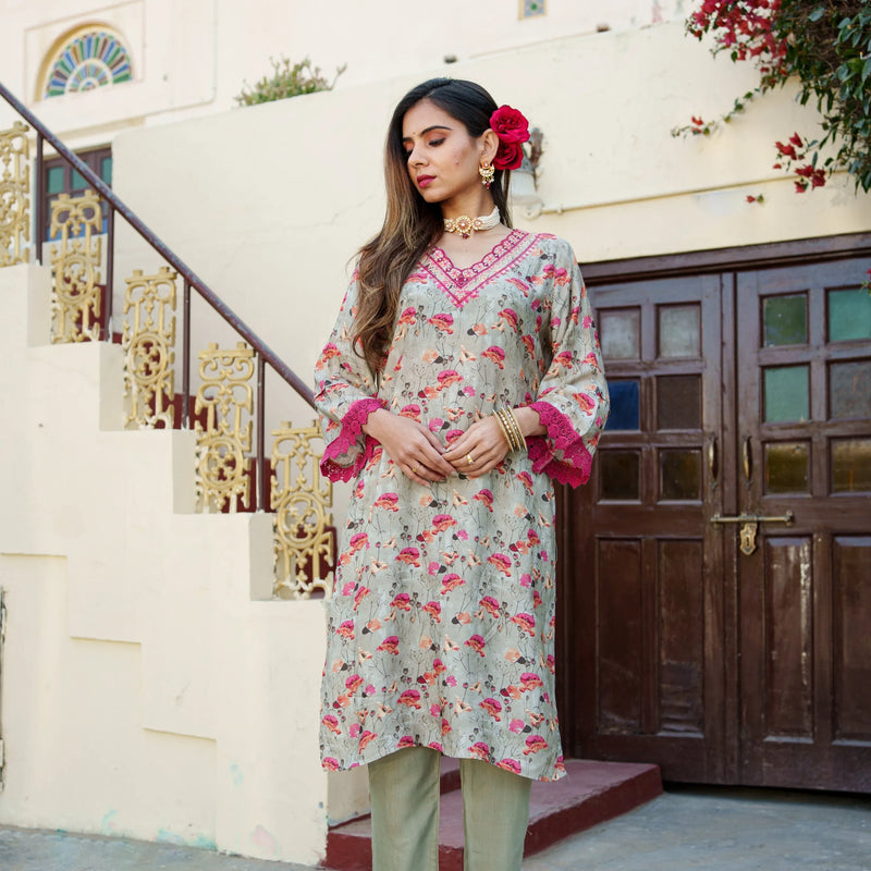 Women Kurta With Embroidered Neckline & Bottom Set (Set of 5 Pc)