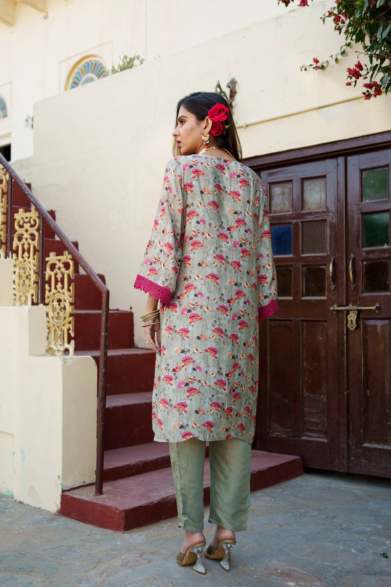 Women Kurta With Embroidered Neckline & Bottom Set (Set of 5 Pc)