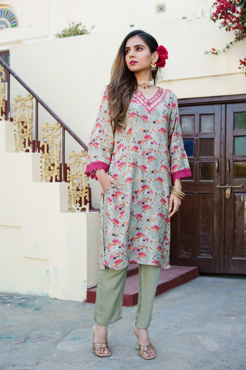 Women Kurta With Embroidered Neckline & Bottom Set (Set of 5 Pc)