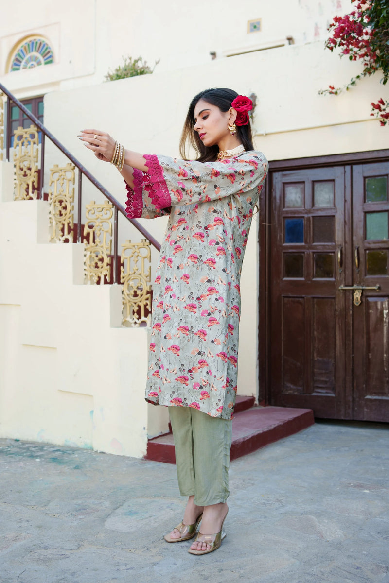 Women Kurta With Embroidered Neckline & Bottom Set (Set of 5 Pc)