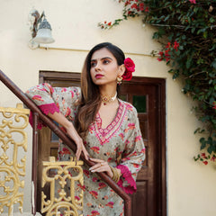 Women Kurta With Embroidered Neckline & Bottom Set (Set of 5 Pc)