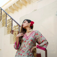 Women Kurta With Embroidered Neckline & Bottom Set (Set of 5 Pc)