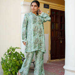 Women Sky Blue Muslin Printed Cord Set with embroidered Shirt & Bottom Set (Set of 5 Pc)