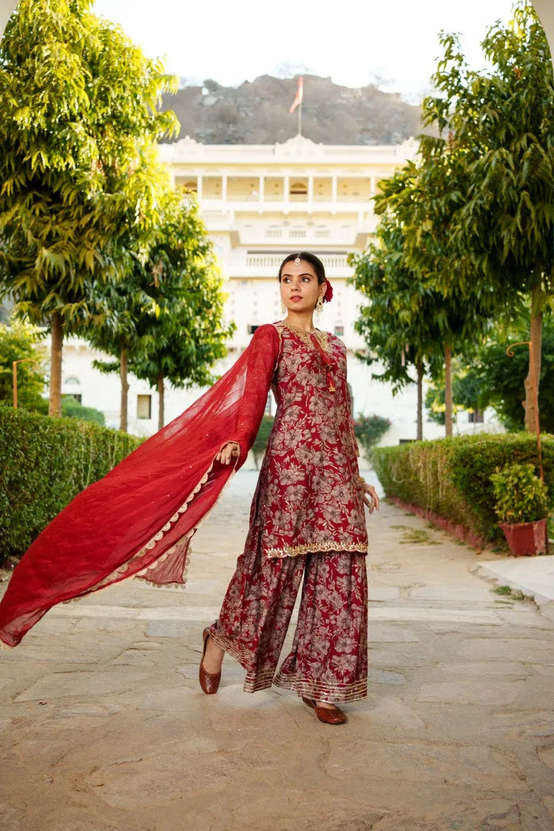 Women Floral Embroidered Kurta & Sequin Chiffon Sharara Dupatta Set (Set of 5 Pc)