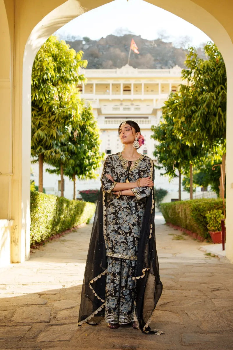 Women Floral Embroidered Kurta & Sequin Chiffon Sharara Dupatta Set (Set of 5 Pc)