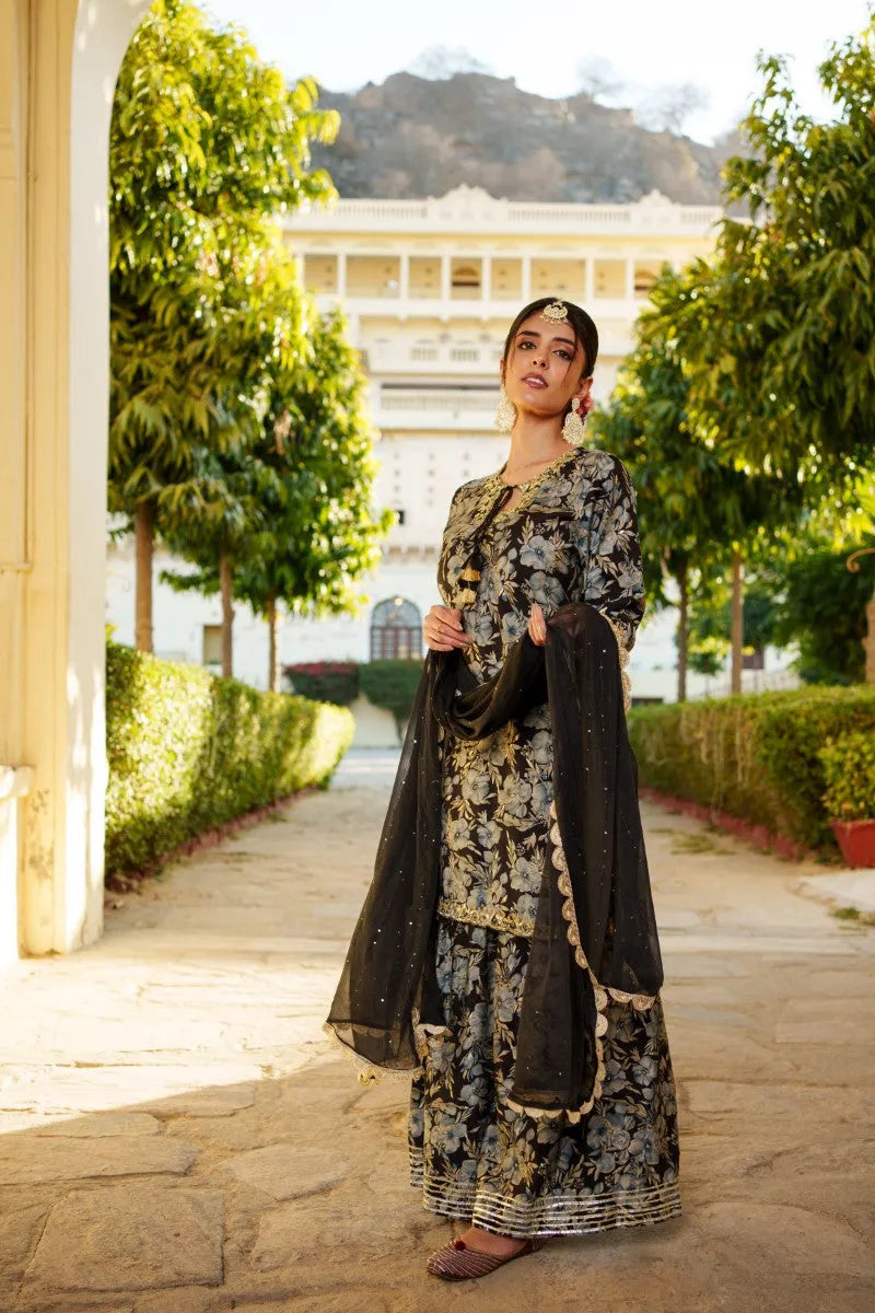 Women Floral Embroidered Kurta & Sequin Chiffon Sharara Dupatta Set (Set of 5 Pc)