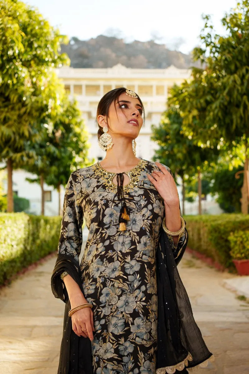 Women Floral Embroidered Kurta & Sequin Chiffon Sharara Dupatta Set (Set of 5 Pc)
