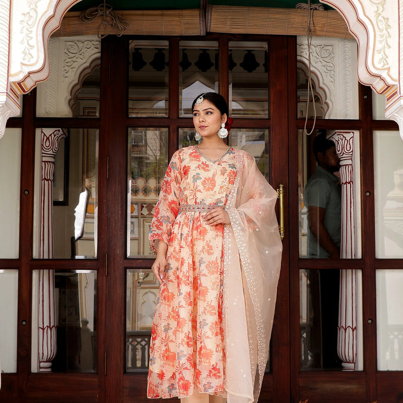 Cream Organza Floral Embroidered Anarkali & Handwork Belt With Solid Bottom & Embroidered Organza Dupatta Set (Set of 5 Pc) (Set of 5 Pc)