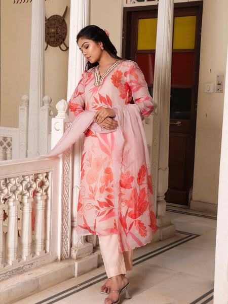 Peach Placement Print Collared Straight Suit Set With Solid Bottom & Printed Organza Cut Work Dupatta Set (Set of 5 Pc)