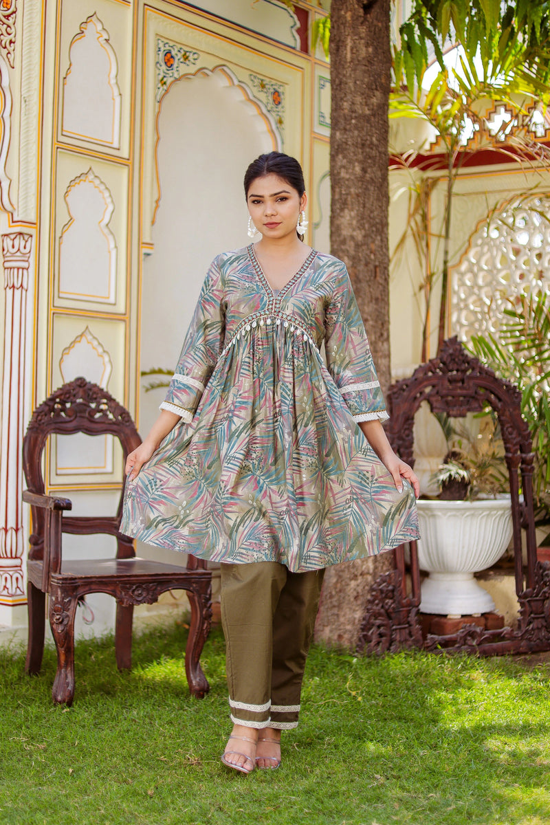 Alia Cut Co-ord Set With Embroidered Lace Border & Solid Bottom (Set of 5 Pc)