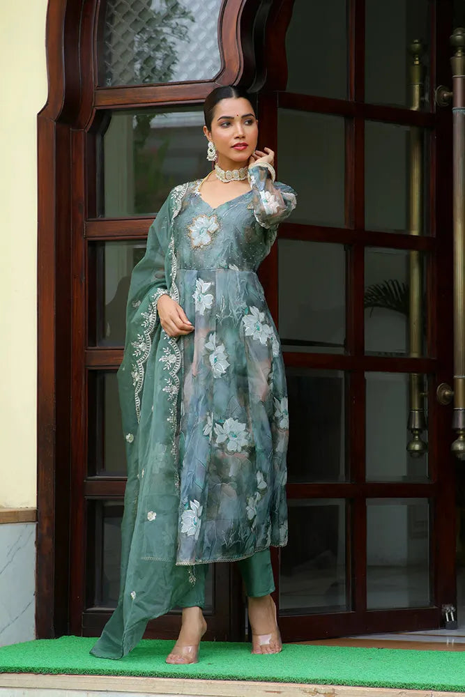 Women Embroidered Anarkali Kurta with solid pant & Dupatta (Set of 5 Pc)