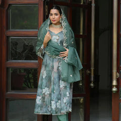 Women Embroidered Anarkali Kurta with solid pant & Dupatta (Set of 5 Pc)