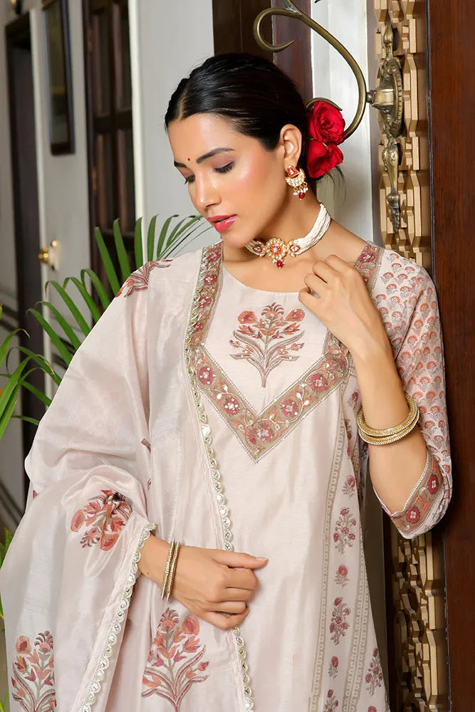 Women Grey Chanderi Block printed Embroidered kurta set with solid pants & dupatta (Set of 5 Pc)