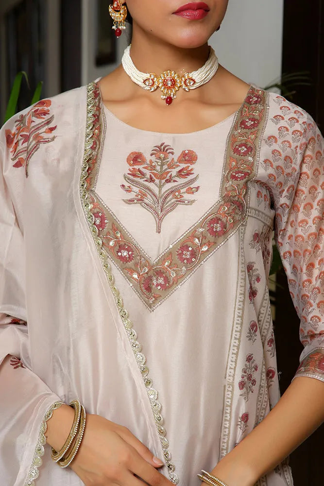 Women Grey Chanderi Block printed Embroidered kurta set with solid pants & dupatta (Set of 5 Pc)