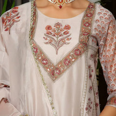 Women Grey Chanderi Block printed Embroidered kurta set with solid pants & dupatta (Set of 5 Pc)
