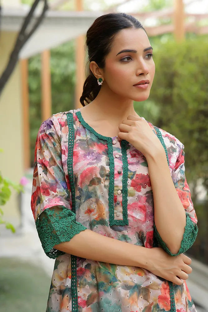 Women embroidered printed  kurta set with laced solid pants (Set of 5 Pc)