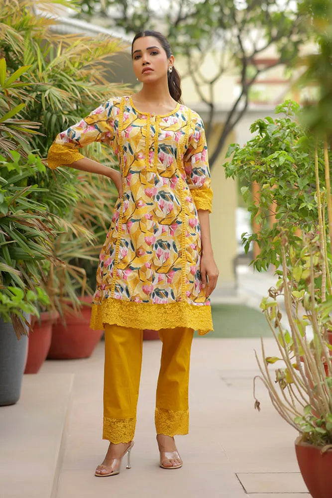 Women embroidered printed  kurta set with laced solid pants (Set of 5 Pc)