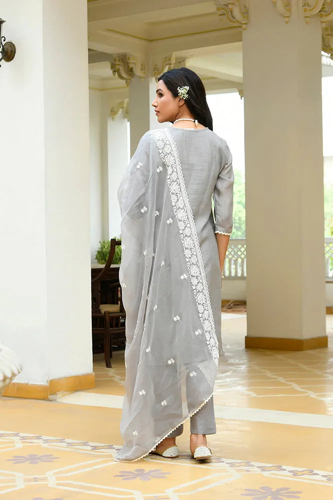 Women linen embroidered solid kurta set with solid pants & chiffon embroidered dupatta (Set of 5 Pc)