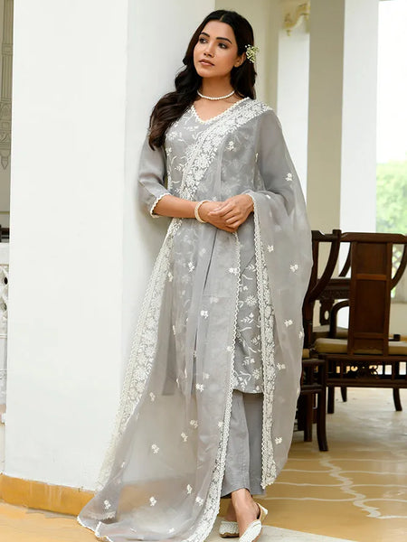 Women linen embroidered solid kurta set with solid pants & chiffon embroidered dupatta (Set of 5 Pc)