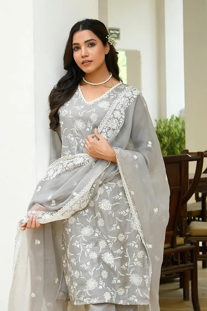 Women linen embroidered solid kurta set with solid pants & chiffon embroidered dupatta (Set of 5 Pc)