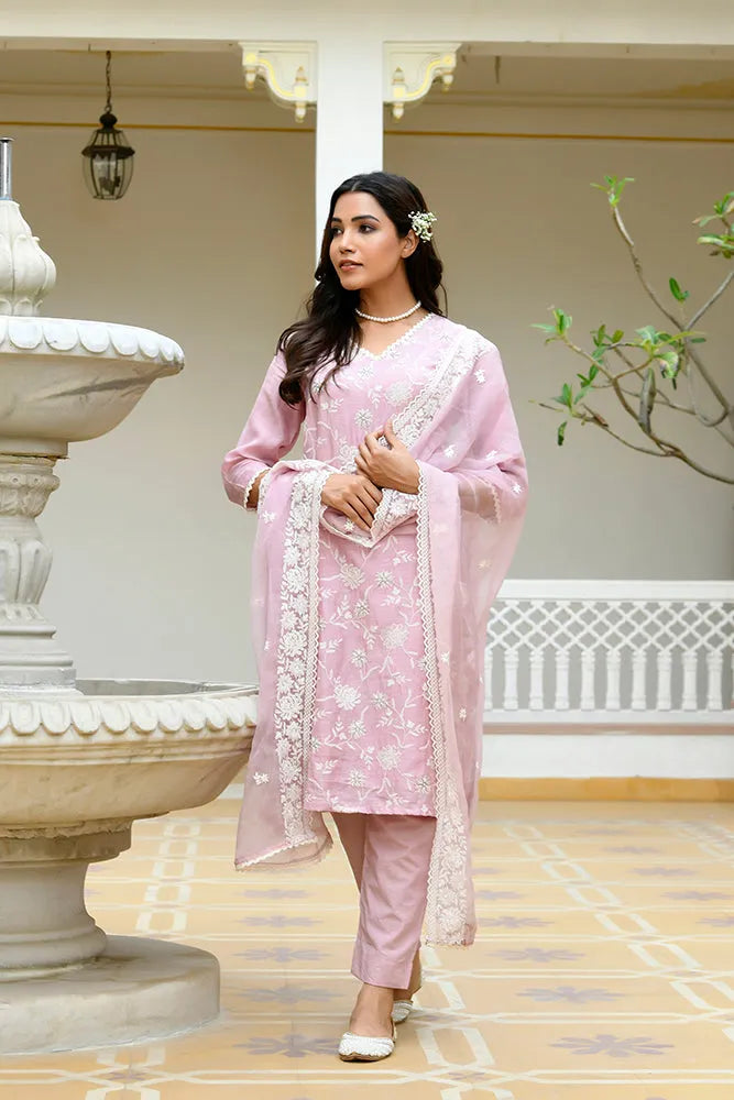 Women linen embroidered solid kurta set with solid pants & chiffon embroidered dupatta (Set of 5 Pc)