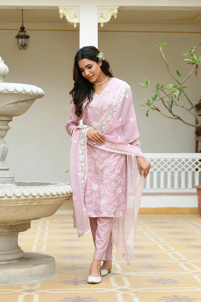 Women linen embroidered solid kurta set with solid pants & chiffon embroidered dupatta (Set of 5 Pc)