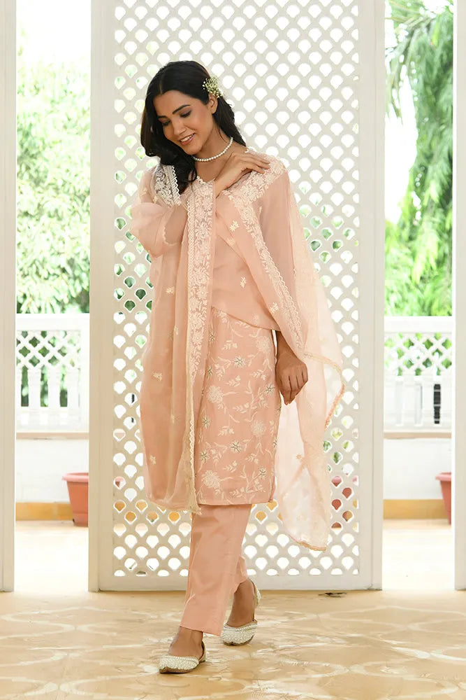 Women linen embroidered solid kurta set with solid pants & chiffon embroidered dupatta (Set of 5 Pc)