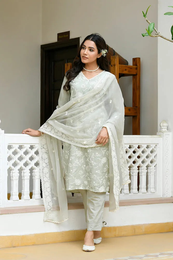 Women linen embroidered solid kurta set with solid pants & chiffon embroidered dupatta (Set of 5 Pc)