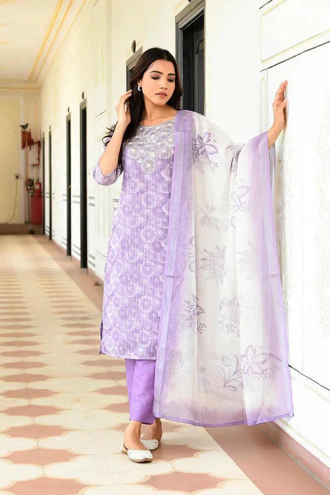 Women Tissue Linen Embroidered Solid Kurta Set With Solid Pants & Printed Dupatta (Set of 5 Pc)