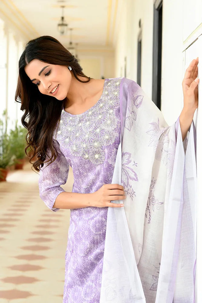 Women Tissue Linen Embroidered Solid Kurta Set With Solid Pants & Printed Dupatta (Set of 5 Pc)
