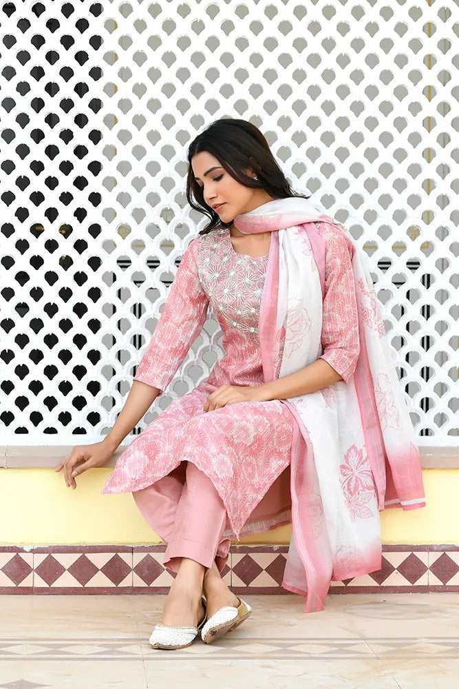 Women Tissue Linen Embroidered Solid Kurta Set With Solid Pants & Printed Dupatta (Set of 5 Pc)
