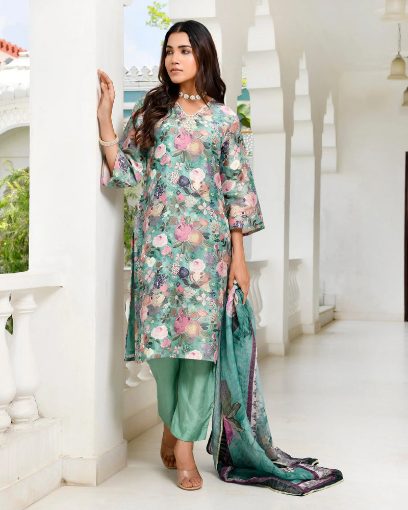 Women’s Tissue Gota Embroidered Suit Set with Solid Pants & Embroidered Dupatta (Set of 5 Pc)