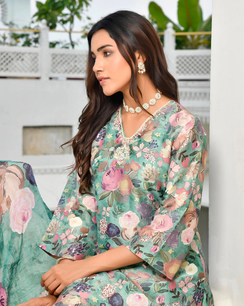 Women’s Tissue Gota Embroidered Suit Set with Solid Pants & Embroidered Dupatta (Set of 5 Pc)