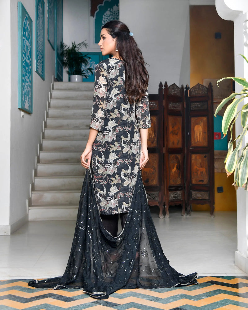 Women Crepe Embroidered Suit Set (Set of 5 Pc)