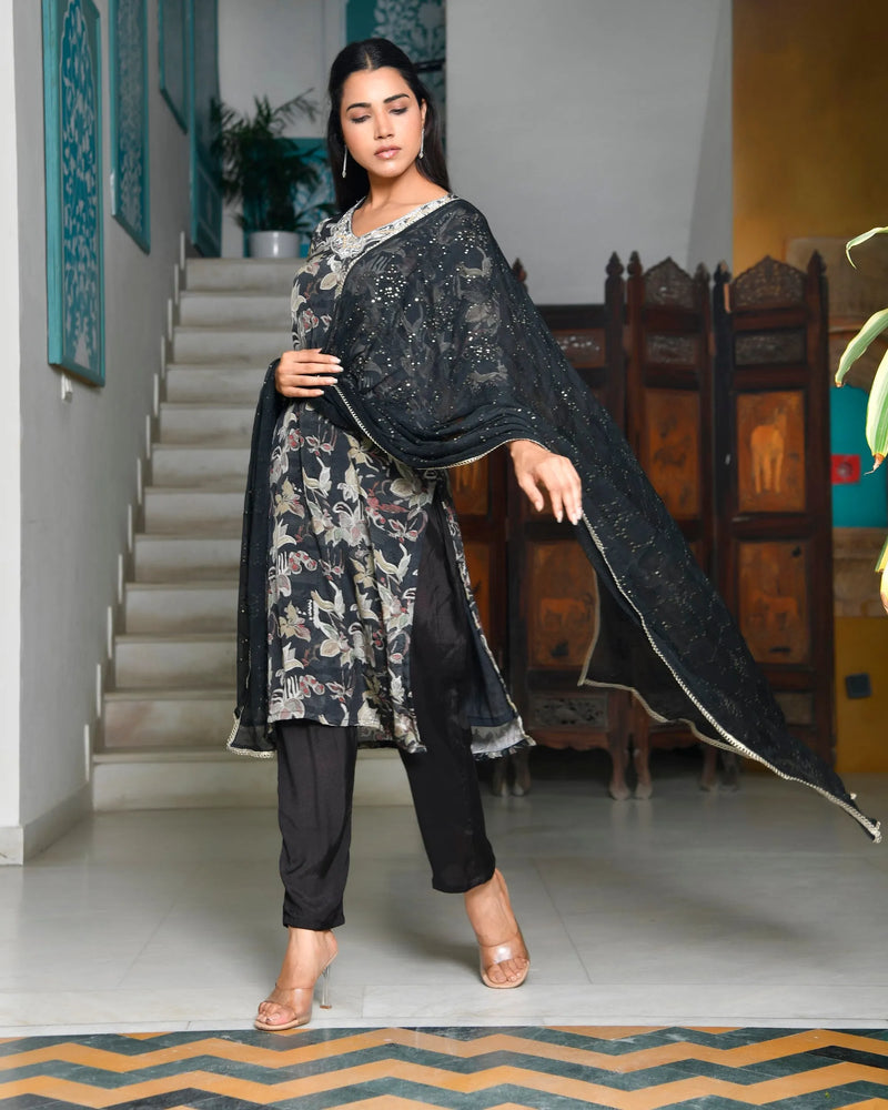 Women Crepe Embroidered Suit Set (Set of 5 Pc)