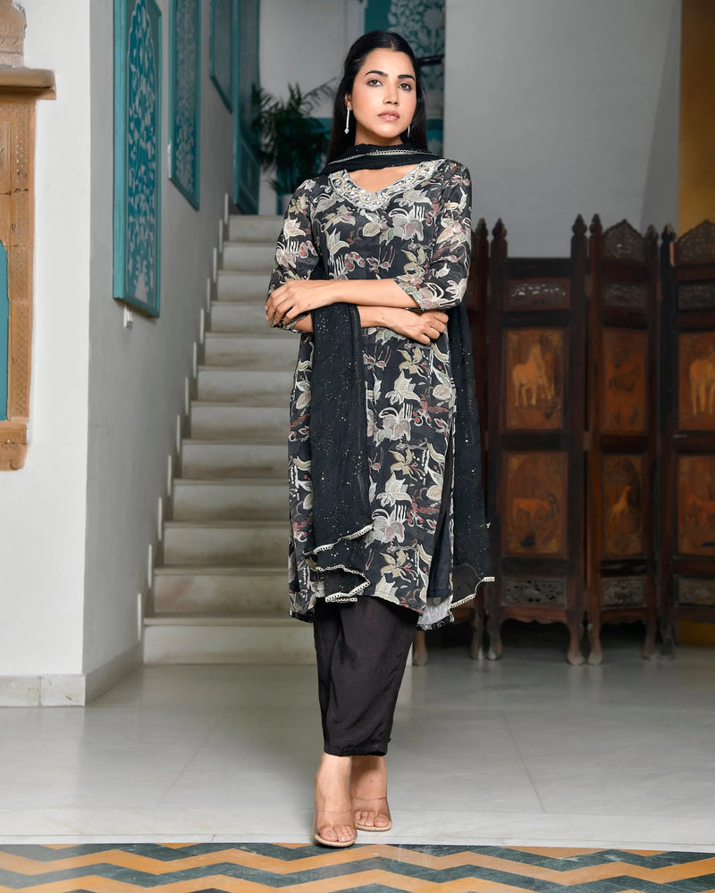 Women Crepe Embroidered Suit Set (Set of 5 Pc)