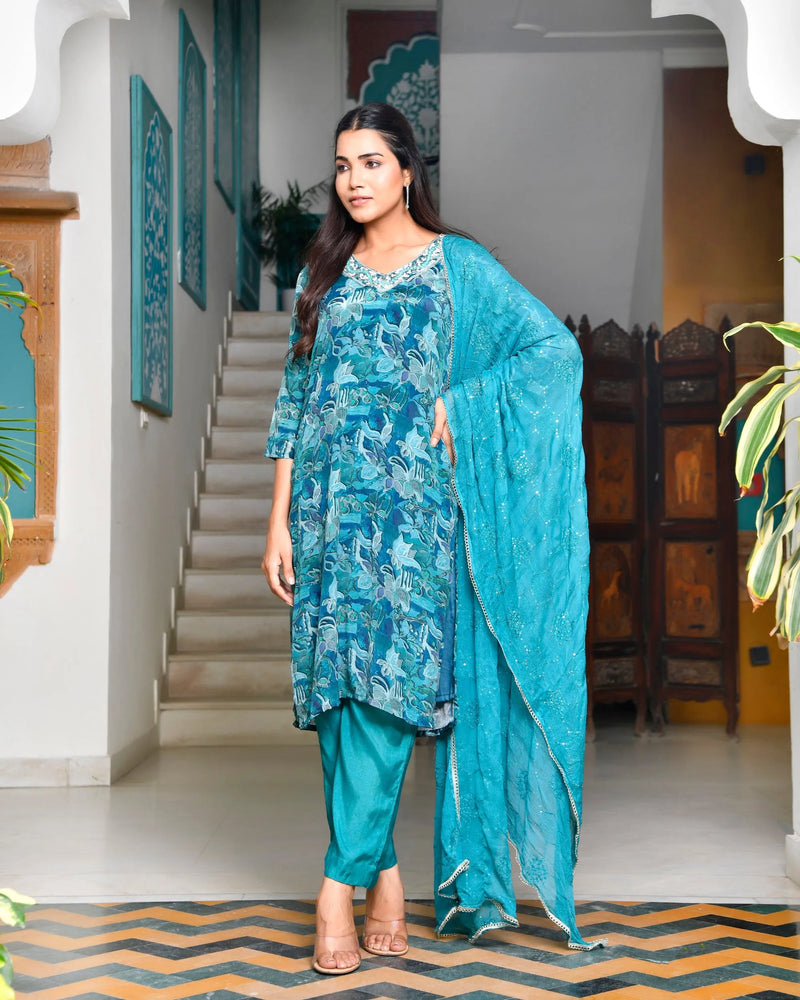 Women Crepe Embroidered Suit Set (Set of 5 Pc)