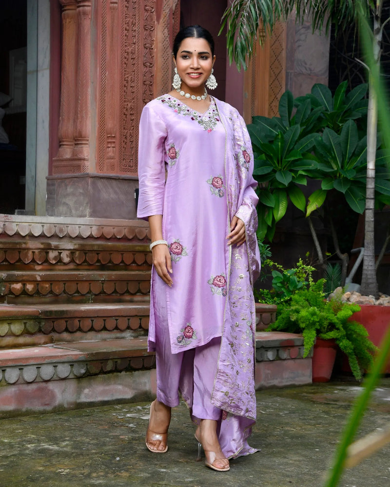 Women Tissue Silk emboidered suit set with solid pant & solid embroidered dupatta (Set of 5 Pc)