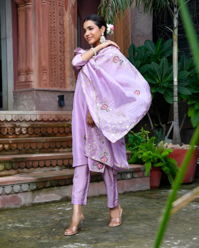 Women Tissue Silk emboidered suit set with solid pant & solid embroidered dupatta (Set of 5 Pc)