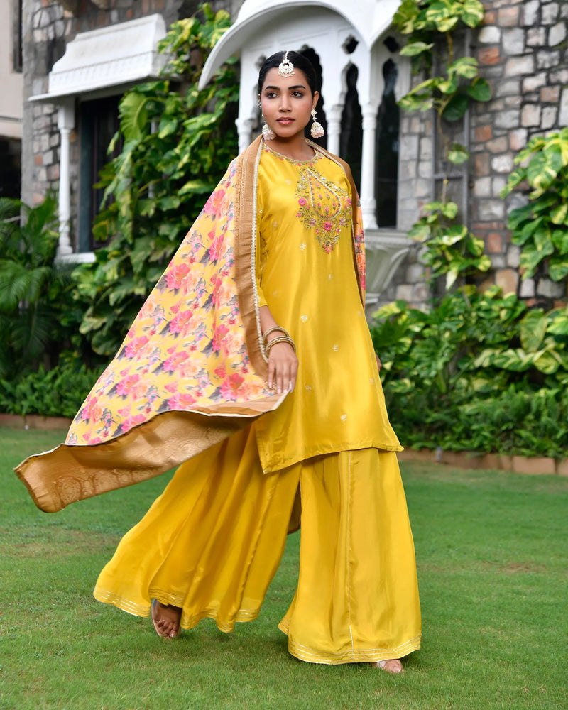 Women Silk Embroidered Sharara Set & Digital Printed Dupatta (Set of 5 Pc)