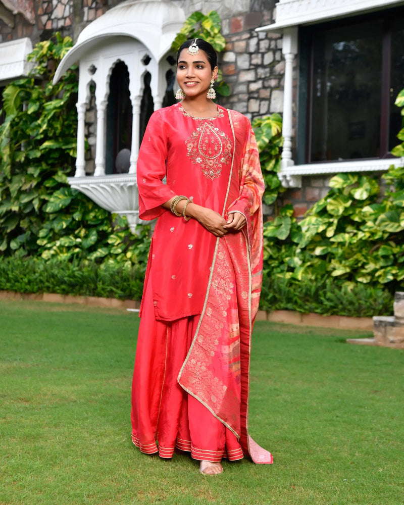 Women Silk Embroidered Sharara Set & Digital Printed Dupatta (Set of 5 Pc)
